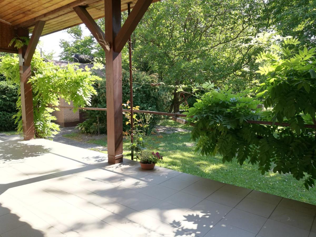 Holiday House Retro ซานโตด ภายนอก รูปภาพ